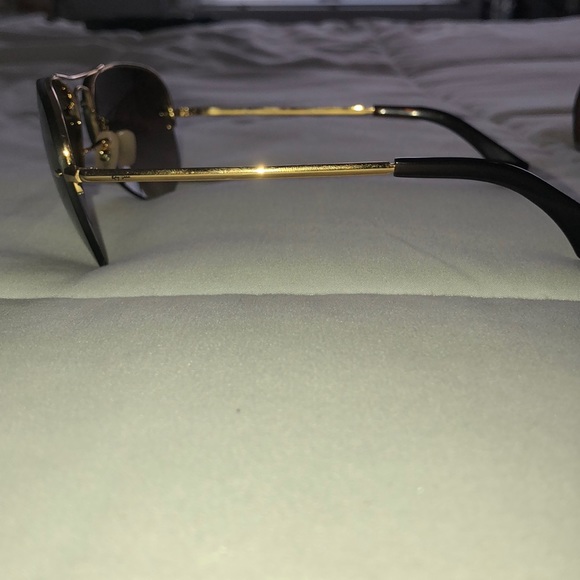 BRAND NEW Aviator RayBan Sunglasses w/ Case - Picture 3 of 5